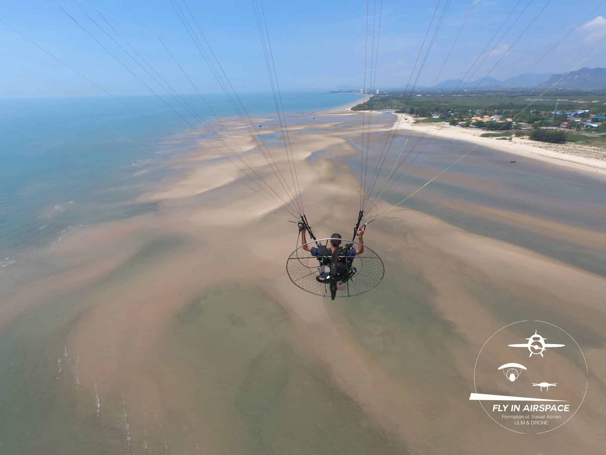 plage en paramoteur